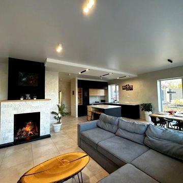 Продам дом с ремонтом  Новоалександровка