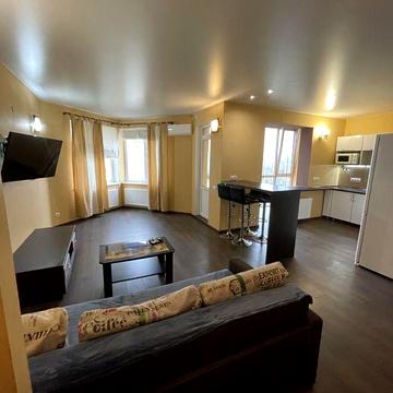 Сдам спальня и большая кухня студия Таирова Небесной Сотни