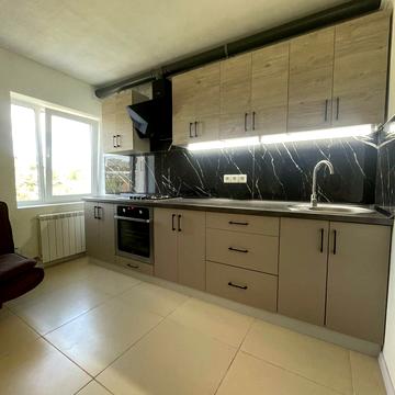 Володимирська вул., 14Б