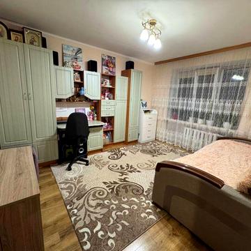 Дві кімнати в сімейному гуртожитку по вулиці Лялі Ратушної