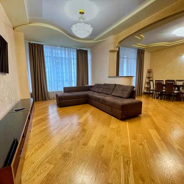 Андрія Верхогляда вул. (Михайла Драгомирова), 12