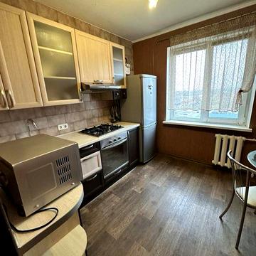 2 кімнатна, тихий центр