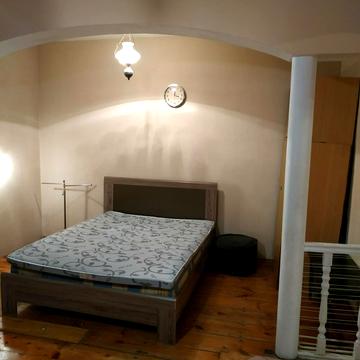 Гімназична вул., 28