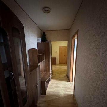 Сдаю 2- комн.в новом доме есть генератор,лифт работает.на Урловской