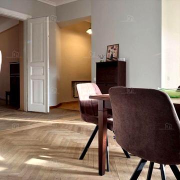 Простора квартира в центрі