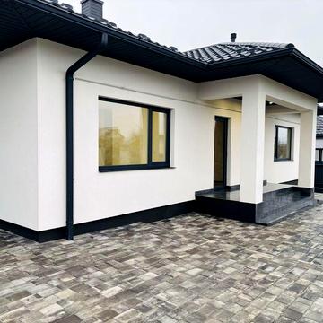 Новий одноповерховий будинок