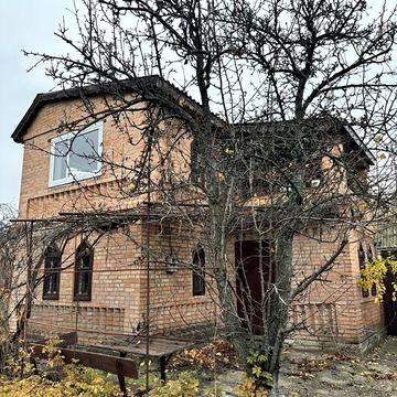 будинок біля міста