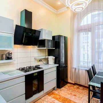 Саксаганського вул., 43