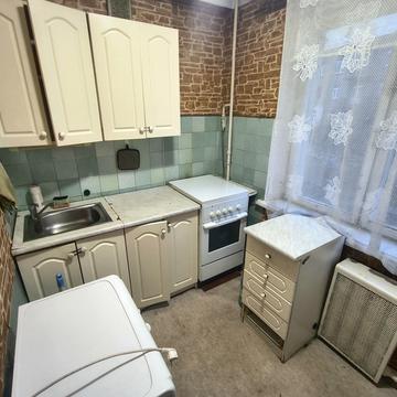 Білоруська вул., 13