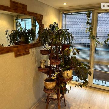 Продаж 2к Дім Христини Сушко вулиця