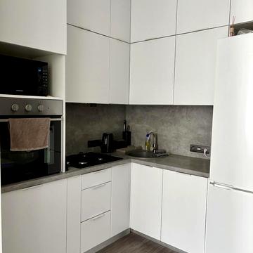 Героїв Небесної Сотні просп., 30/2