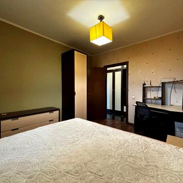 Рональда Рейгана вул., 9