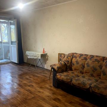 Героїв Крут вул. (Валентини Терешкової), 35