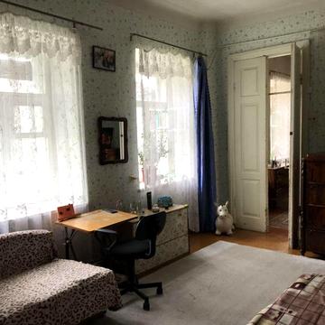 Продам 2-ком квартиру пр-т Науки(Гагарина),ул.Феодосиевская