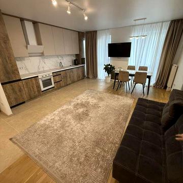 Оренда сучасної 2 х кімн квартири в новобудові Ужгород! Рядом Токіо!