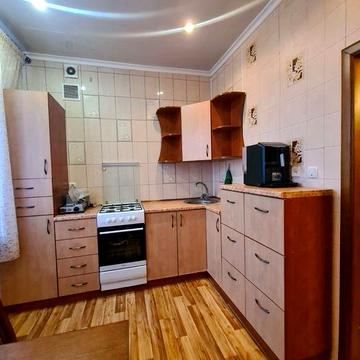 Продаж 4- кімн сталінки на пл. Артема з Автономкою