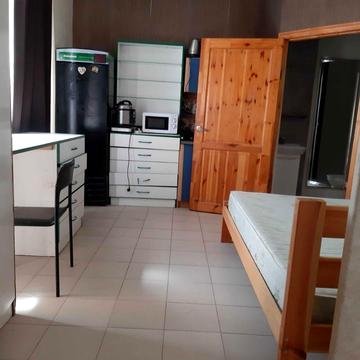 Зоряна вул.