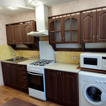 Набережна Перемоги вул., 100