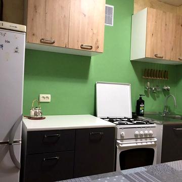 Здається тепла світла 2-кімнатна квартира.