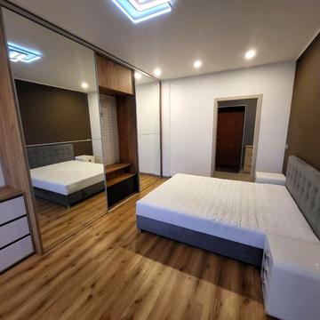 Академіка Глушкова просп., 9-Г