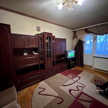 Продам квартиру , р-н 12 школи