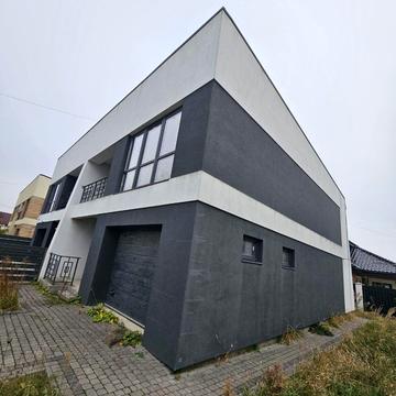 Весняна вул.