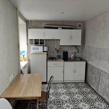 Продам двокімнатну квартиру на площі Кірова.