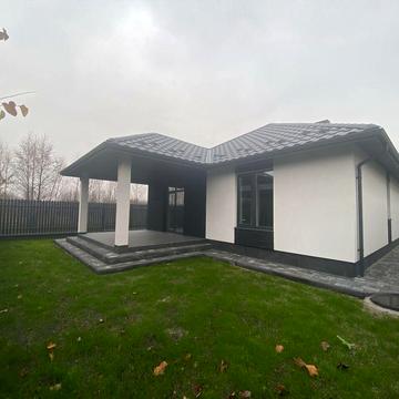 Одноповерховий будинок з чистовим оздобленням!