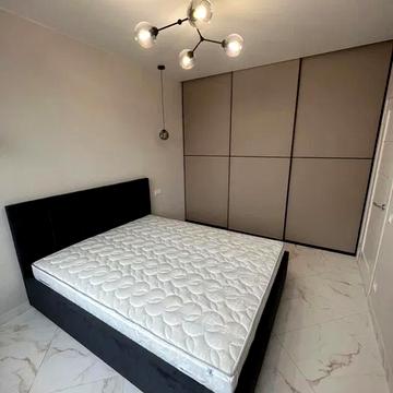 Академіка Заболотного вул., 1-Б