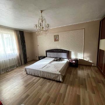 Залізнична, 7