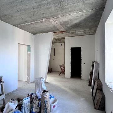 2 к квартира з незавершиним ремонтом в 5хв від ЦУМу