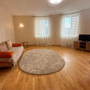 Леоніда Перфецького вул., 11а