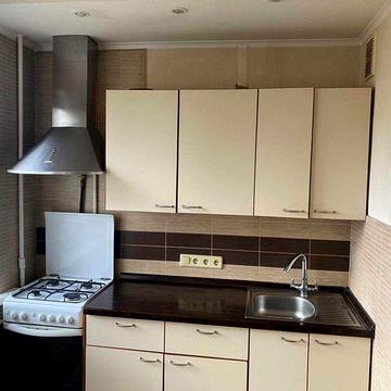 Продаж 3 кімнатної квартири біля метро Оболонь