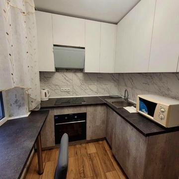 Сдаю 3-к.кв, Победы,76, для семьи или пары