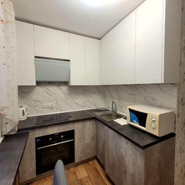 Сдаю 3-к.кв, Победы,76, для семьи или пары