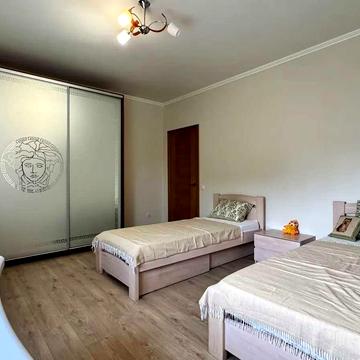 Львівська вул., 22