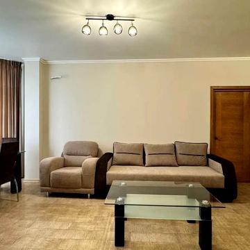 Олександрівська вул., 1