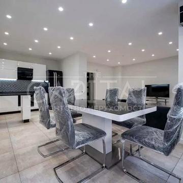 Дмитрівська вул., 75