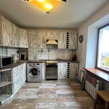 Малкотирнівська, 75