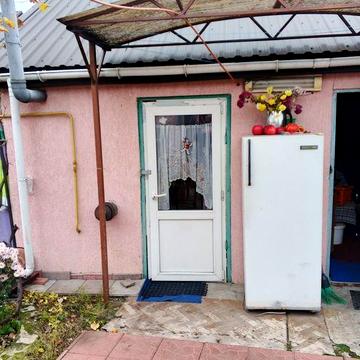 Здам окремий домік на 1 кімнату.