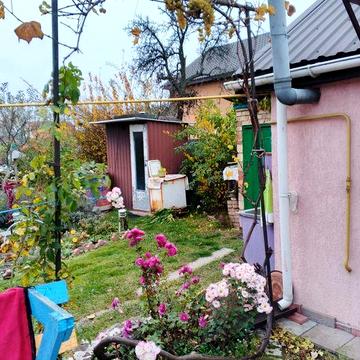 Здам окремий домік на 1 кімнату.