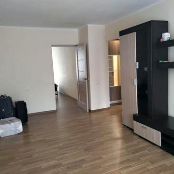 Здається 2-х кімнатна квартира в районі сінного ринку