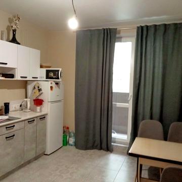 Михайла Грушевського вул., 30б