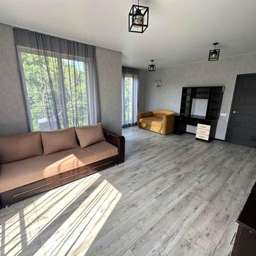 Володимира Брожка вул. (Кіровоградська), 70