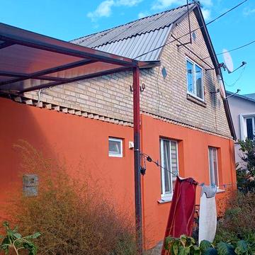 Будинок біля набережної