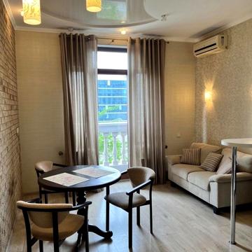 Греческая, 1а 