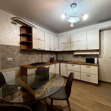 Здається в оренду 1 кім кв. Липки. Центр.