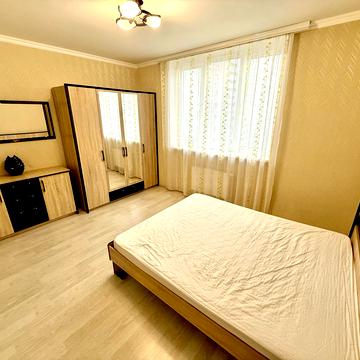 Олени Пчілки вул., 8