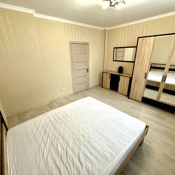 Олени Пчілки вул., 8