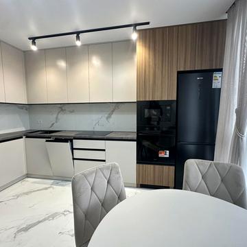 Богдана Хмельницького вул., 94